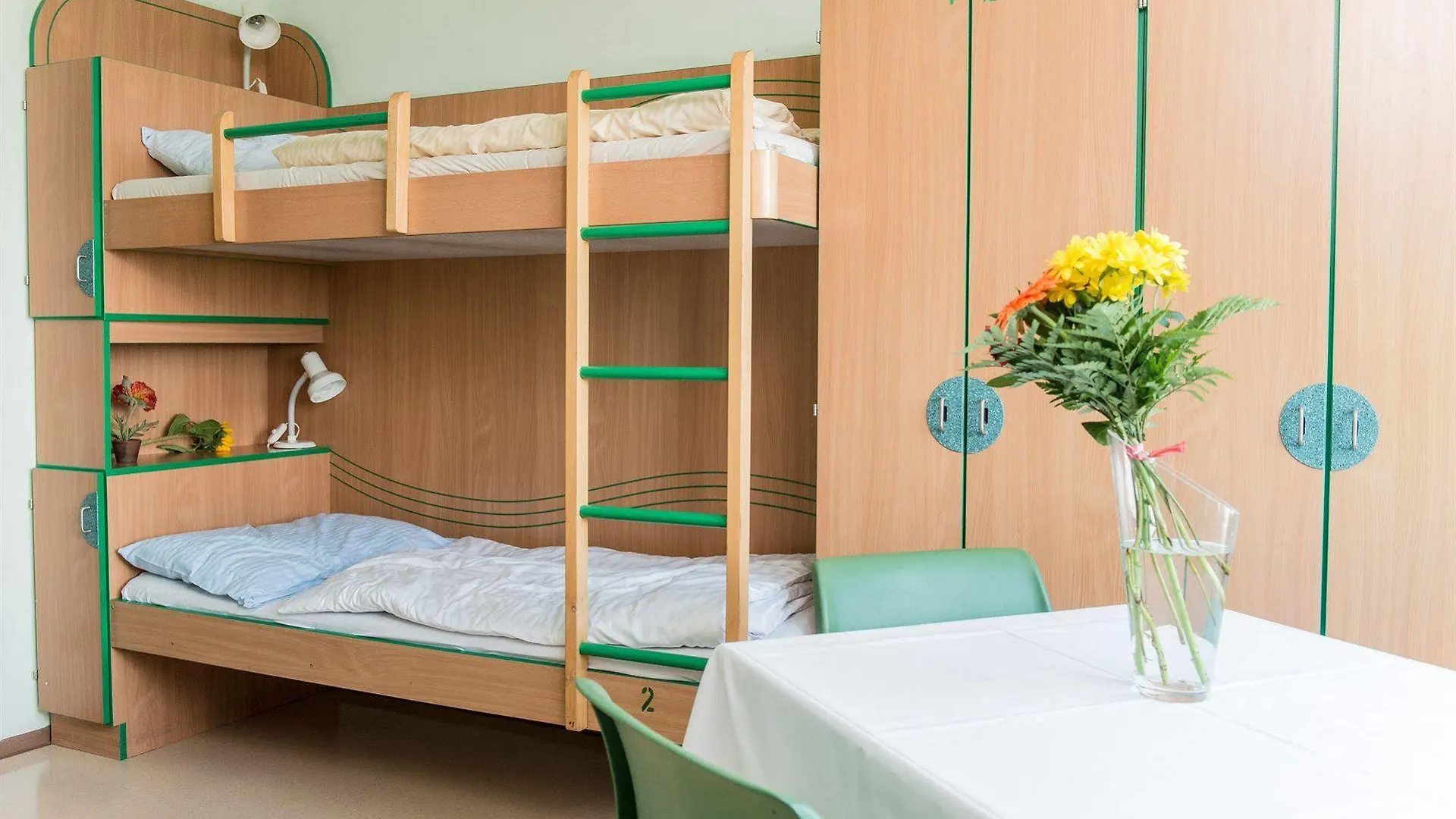 Hostel Huetteldorf Vienna 0*,  Austria